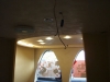 Montage von Ständerwänden im Ladenbau. Ausführung konkav gewölbt.